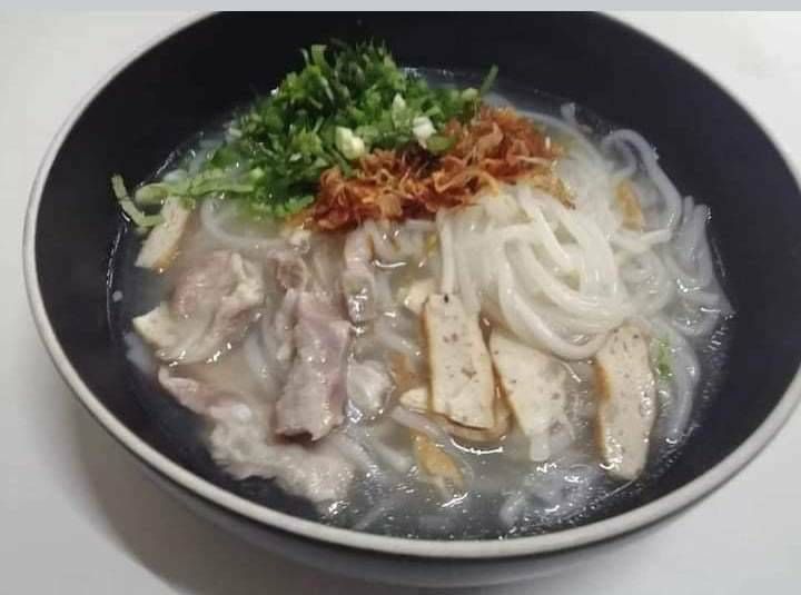 ก๋วยจั๊บญวน(เส้นใหญ่) พิเศษใส่ไข่